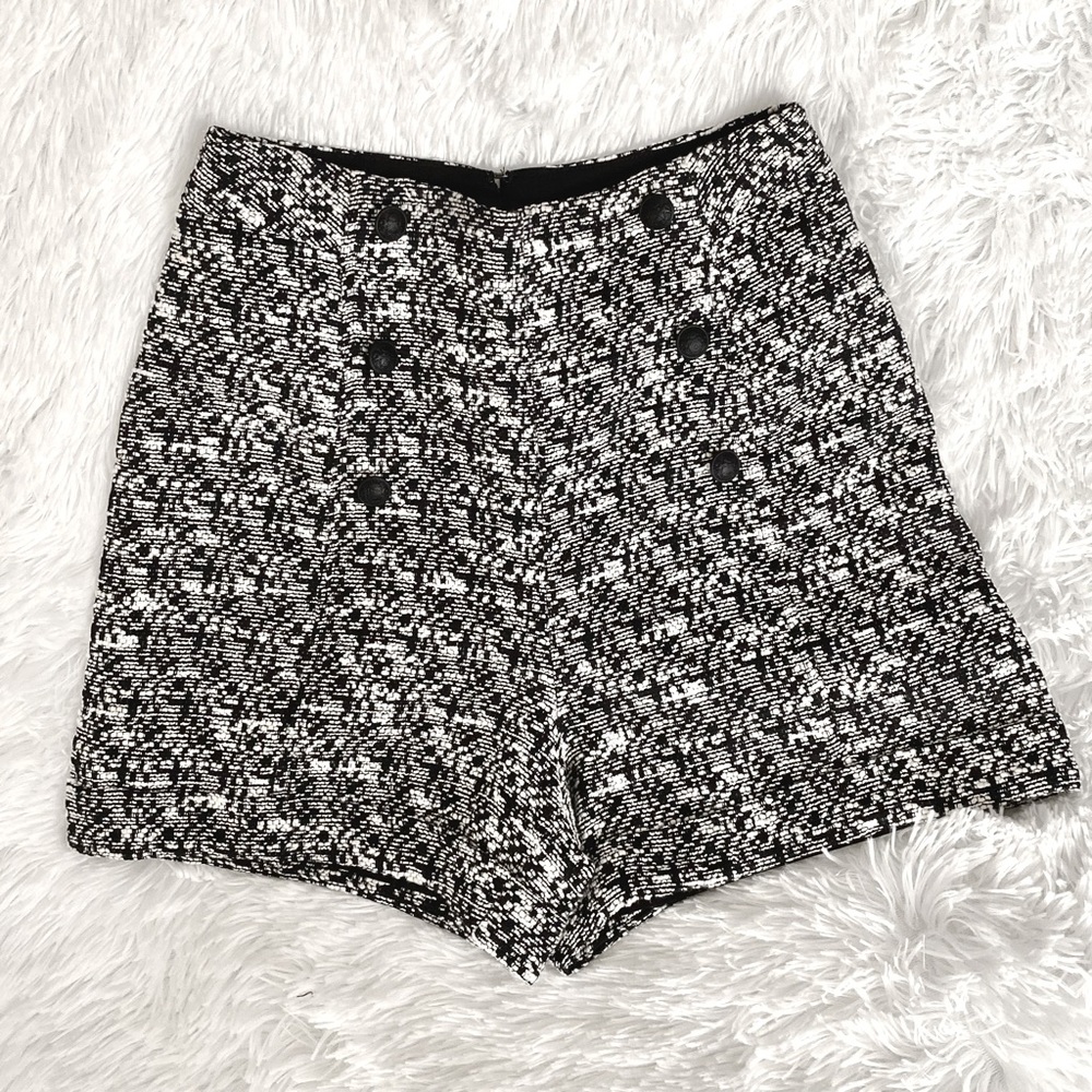 HIGH WAISTED SHORT